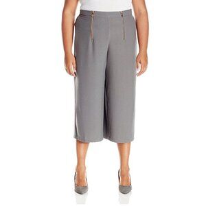 Modamix Minimalist Movement Crepe Capri Culottes Gray Zipper Detail 18W NWT